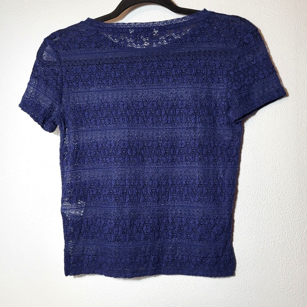American Eagle Outfitters Womens Navy Blue Floral Lace Short Sleeve Top Size XS - Picture 2 of 9